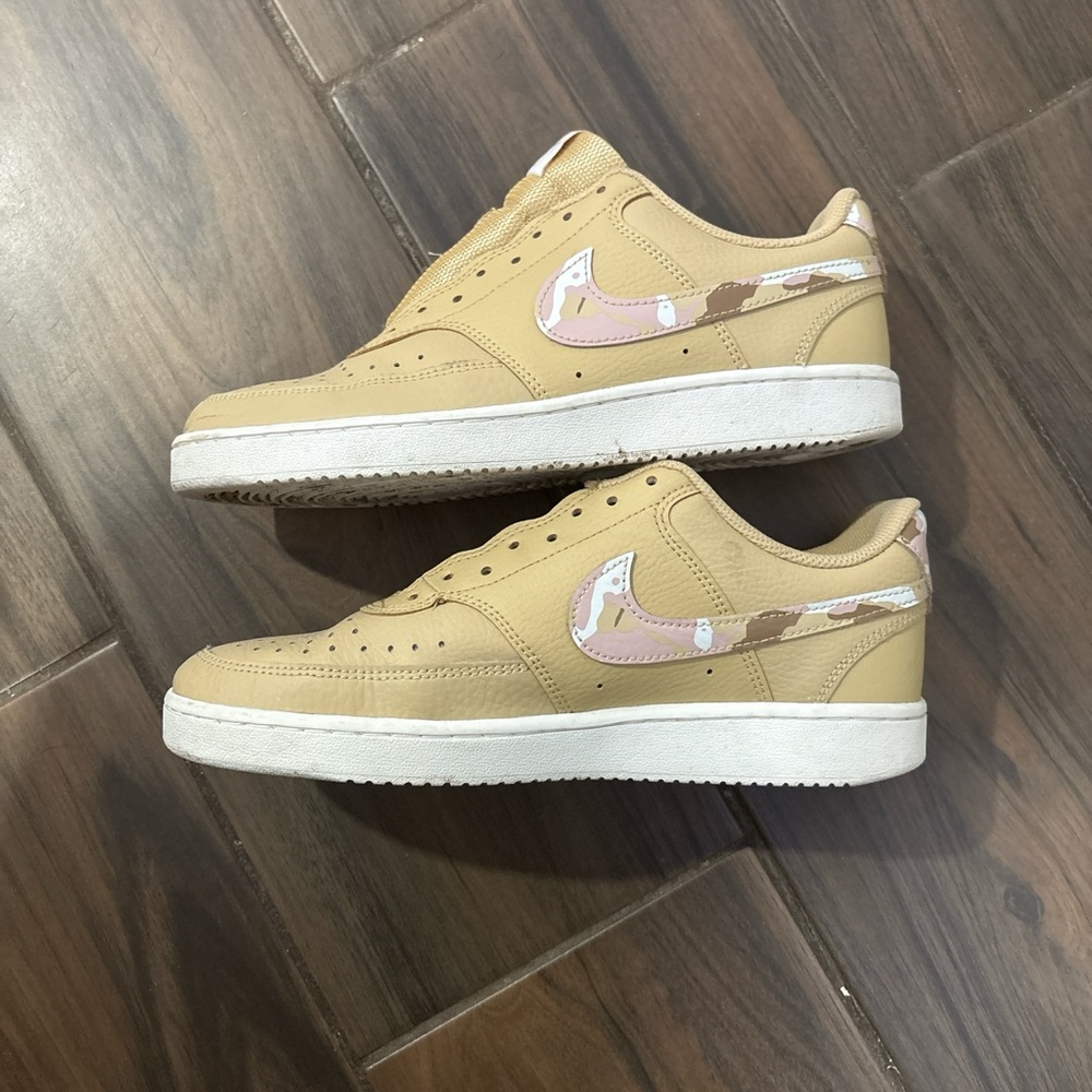 Nike Tan and Pink Women's Sneakers